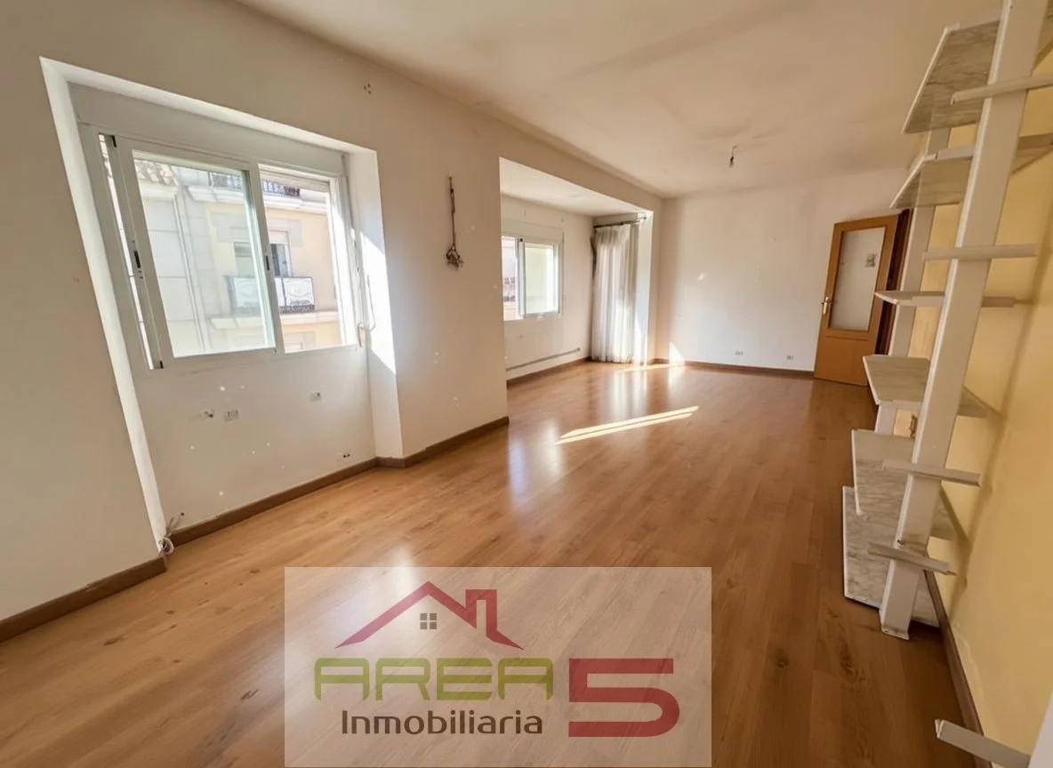 Central flat with 2 bedrooms