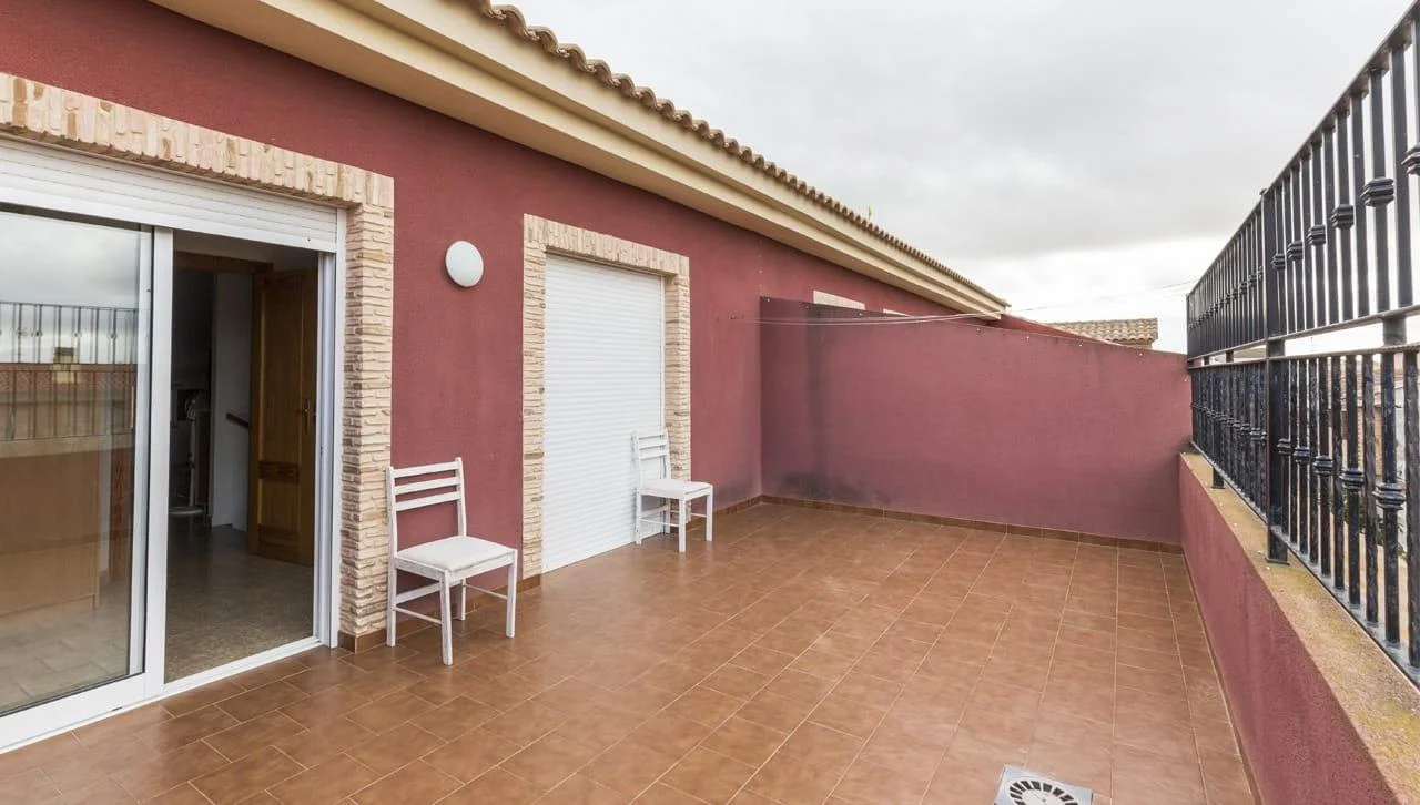 Spacious Roldán townhouse, 4 bedrooms