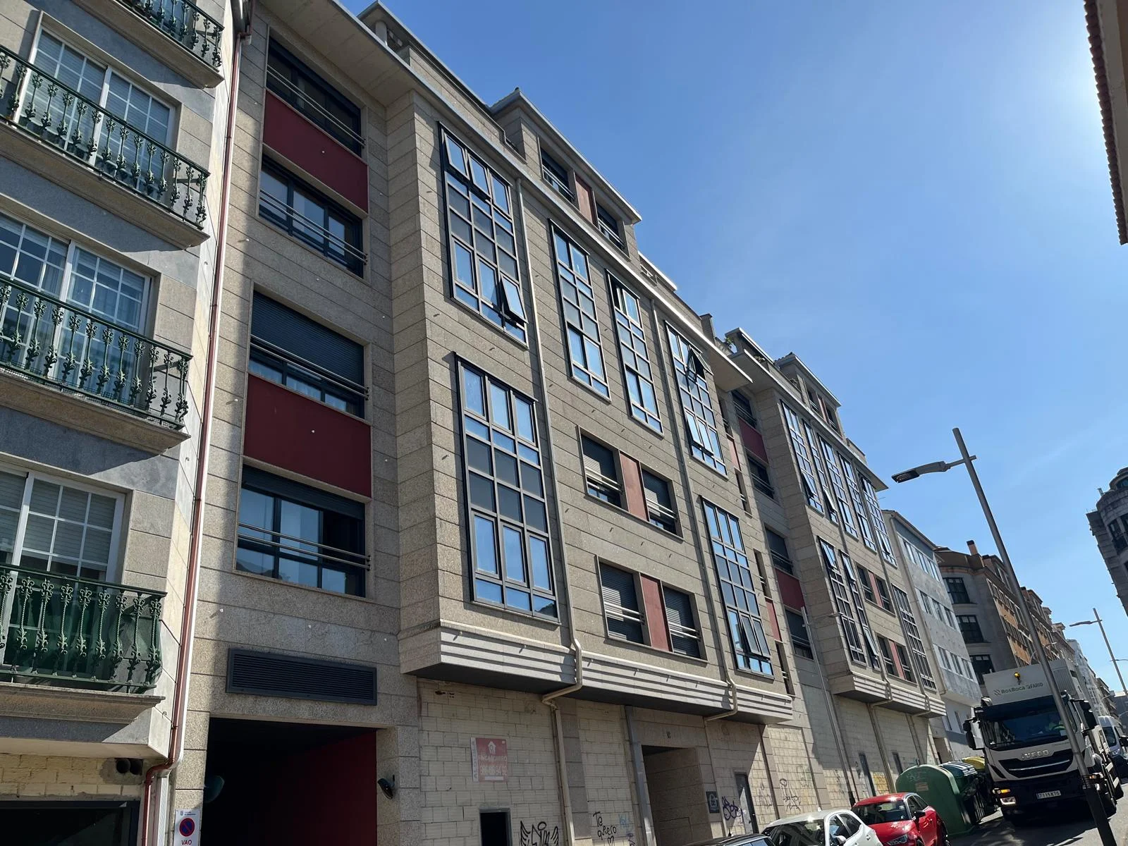 Pontevedra ground-floor residential conversion opportunity