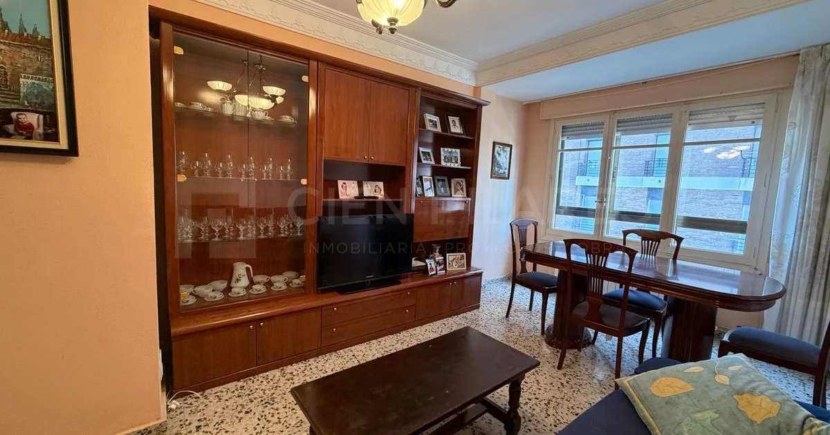 Piso de tres habitaciones junto a Plaza España