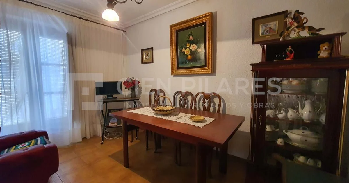 Casa grande en Cornago con cinco dormitorios