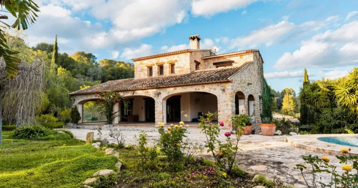 Mediterranean finca with equestrian facilities