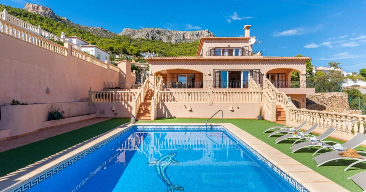 Private-pool villa near Calpe beaches