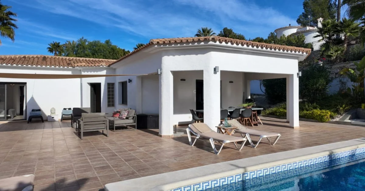 Villa con apartamento y piscina privada