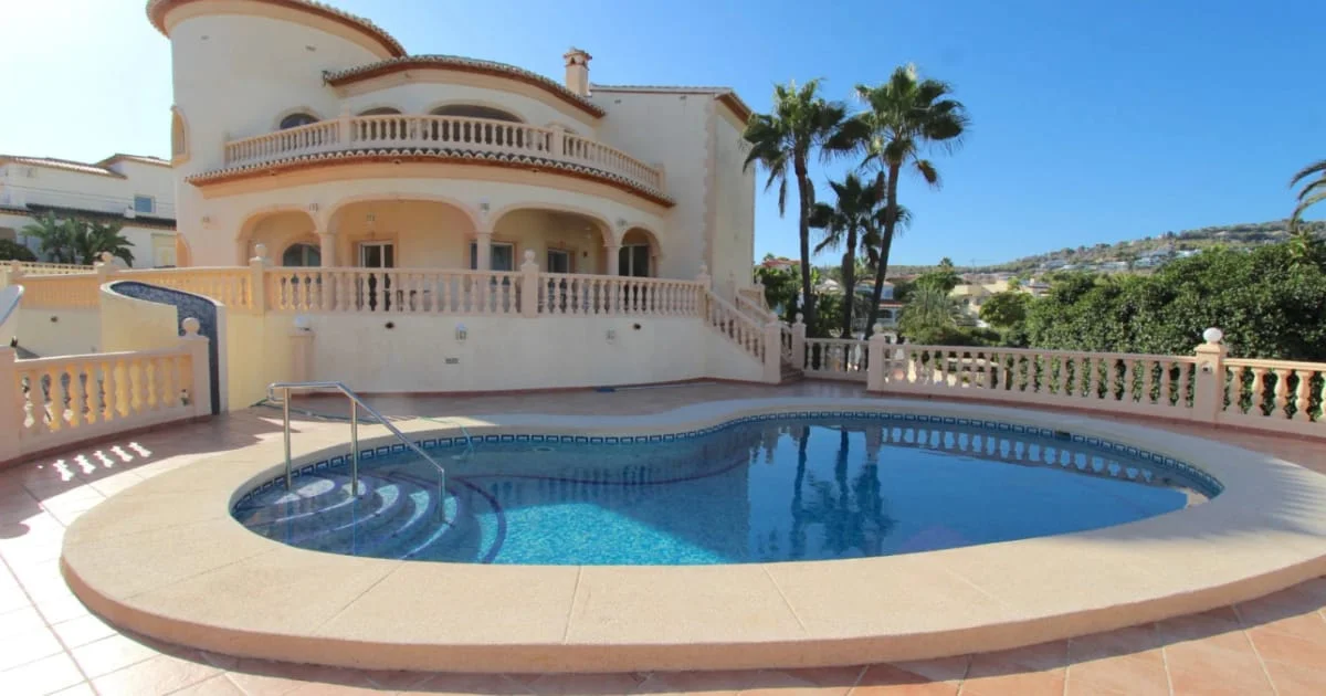 South-facing Benissa villa, 4 bedrooms