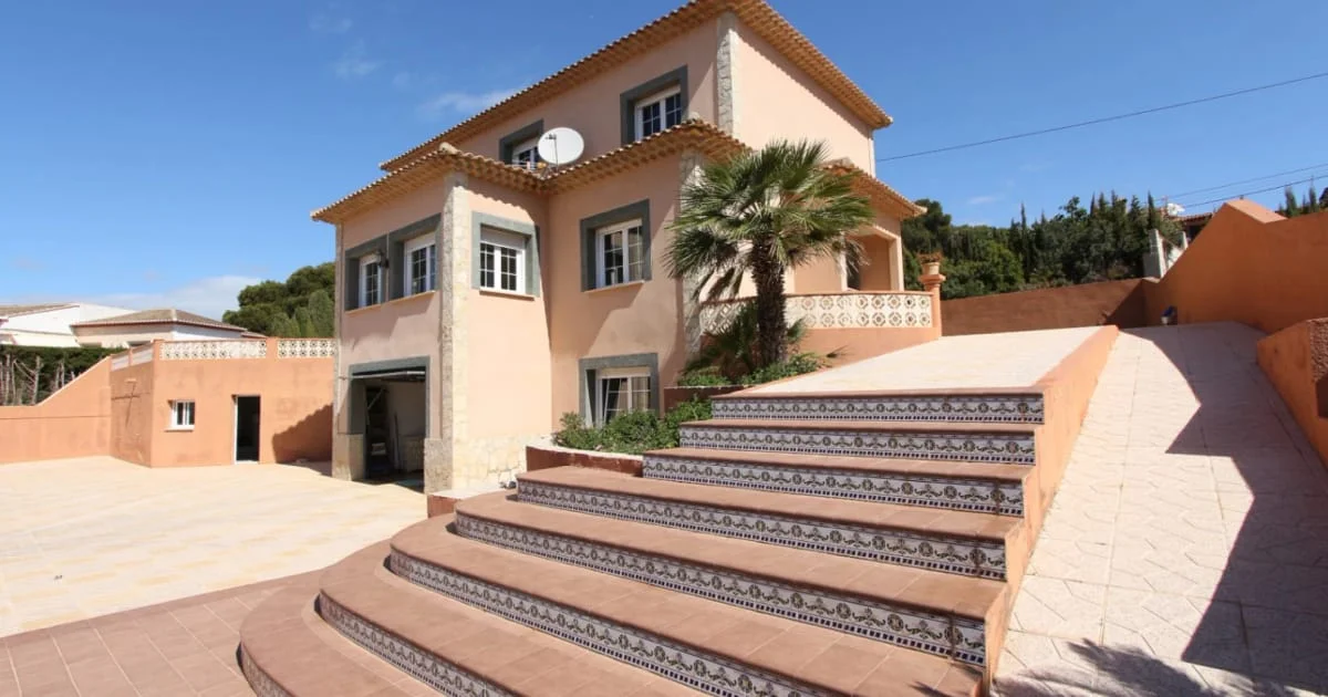 Calpe villa with pool, 5 bedrooms