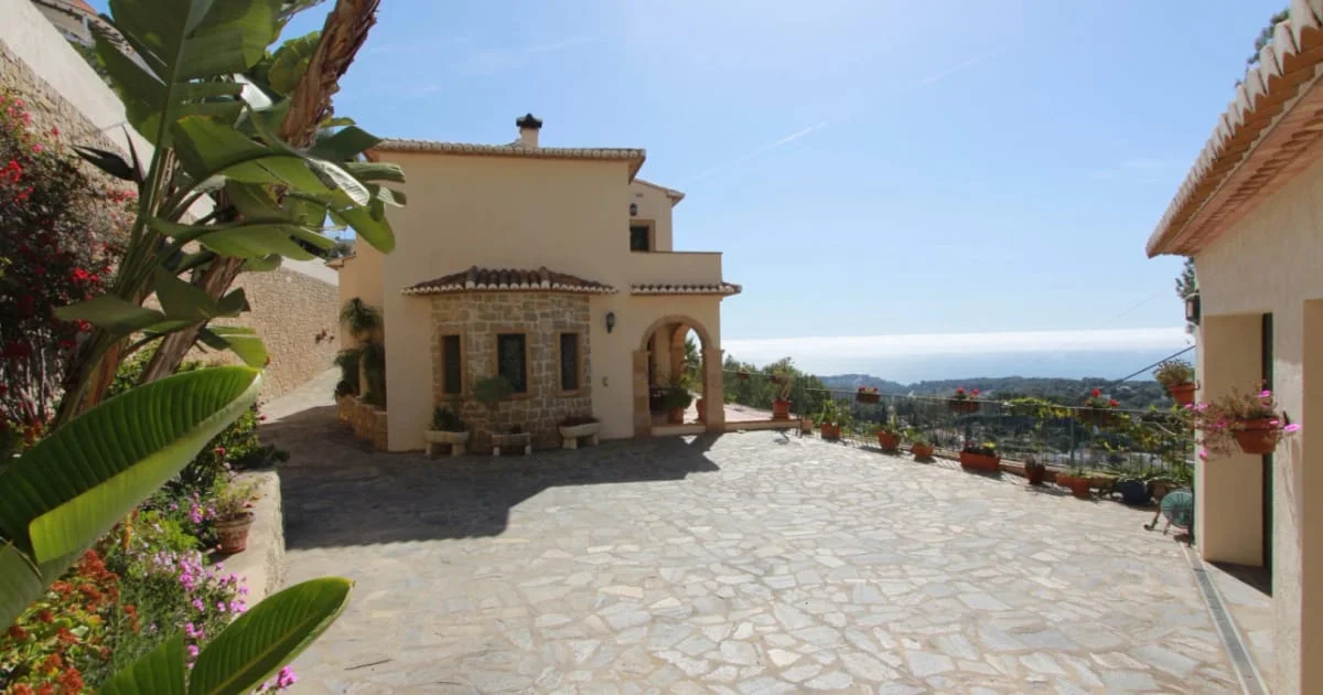 Sea-view Benissa villa, 450 m², pool
