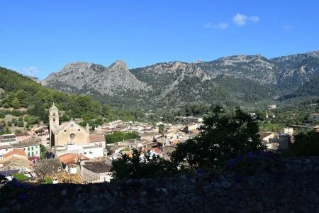Bunyola urban plot with mountain views