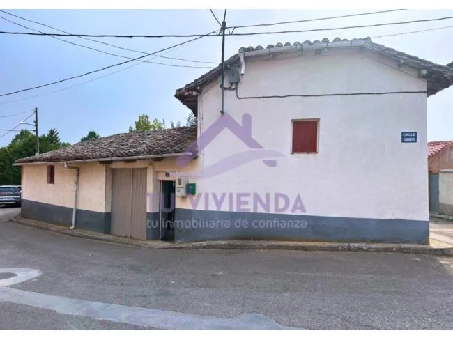 Rural house with 211 m² plot