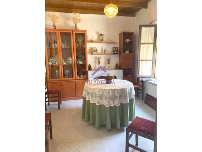 Casa en buen estado con parcela de 1.000 m²