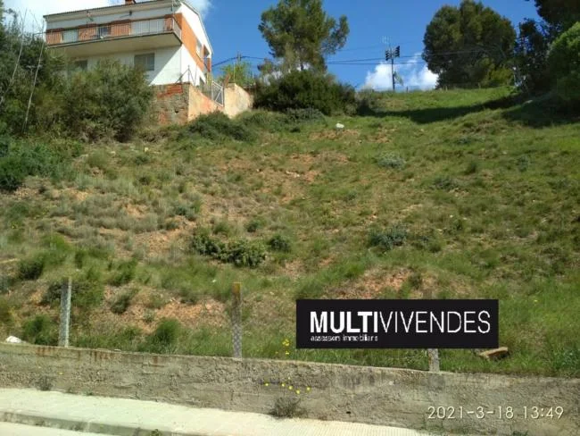 Terreno en Abrera con 765 m² solares