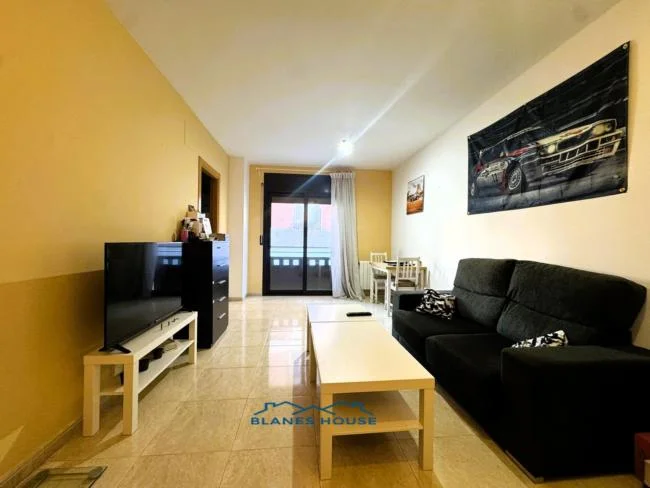 Good-condition duplex with three bedrooms