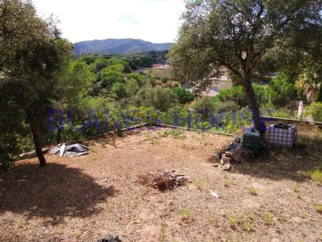 Parcela de 800 m² en urbanización de Tordera