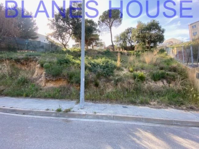 Parcela urbanizada de 857 m² cerca de Tordera