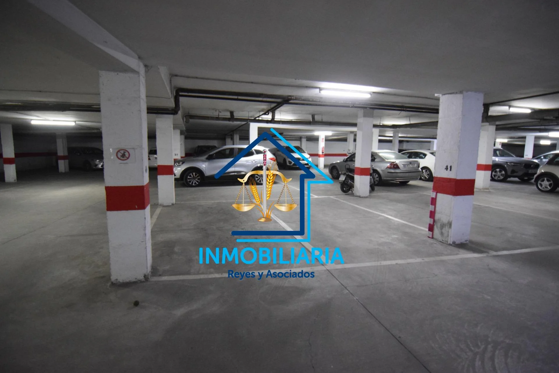 Garaje en San Basilio con puerta automática