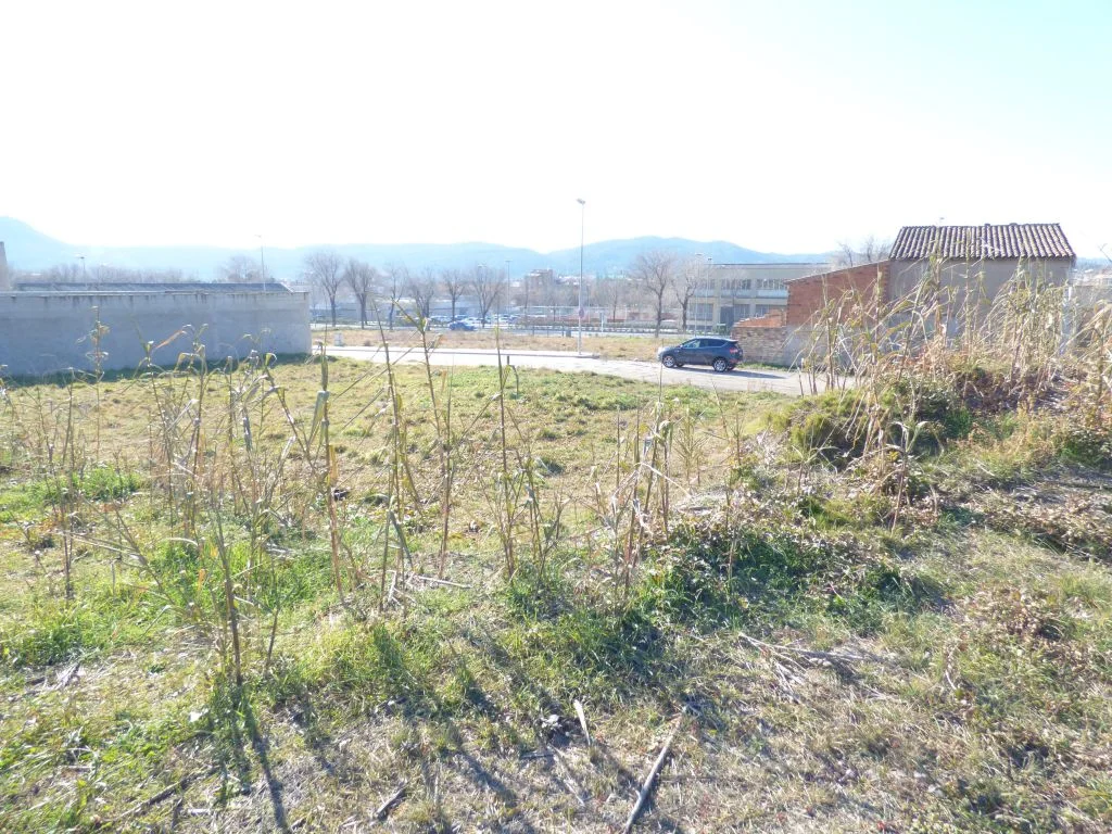 Parcela de 625 m² para reparcelar