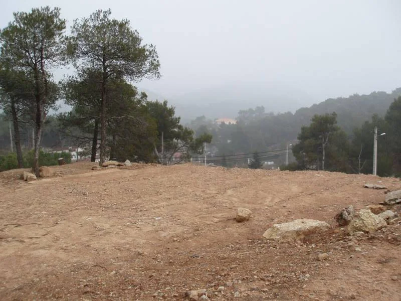 Solar urbano de 2.100 m² en Les Garrigues