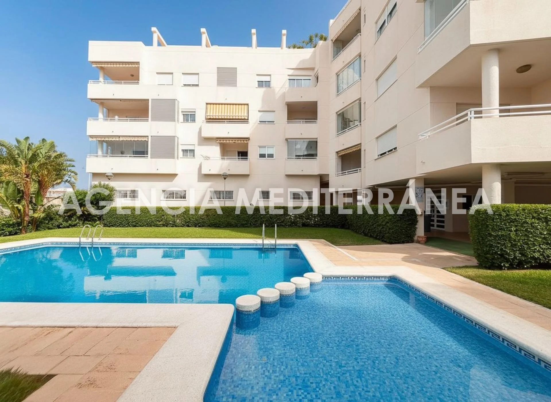 Beachfront Dénia apartment, 2-bedroom sea views