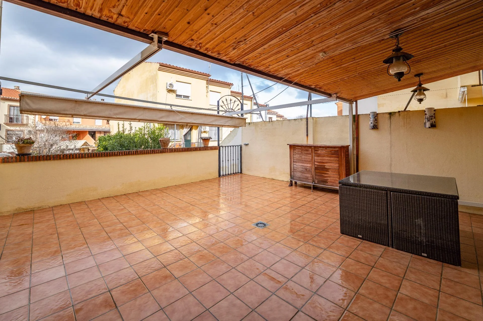 Chalet de tres dormitorios con jardín privado