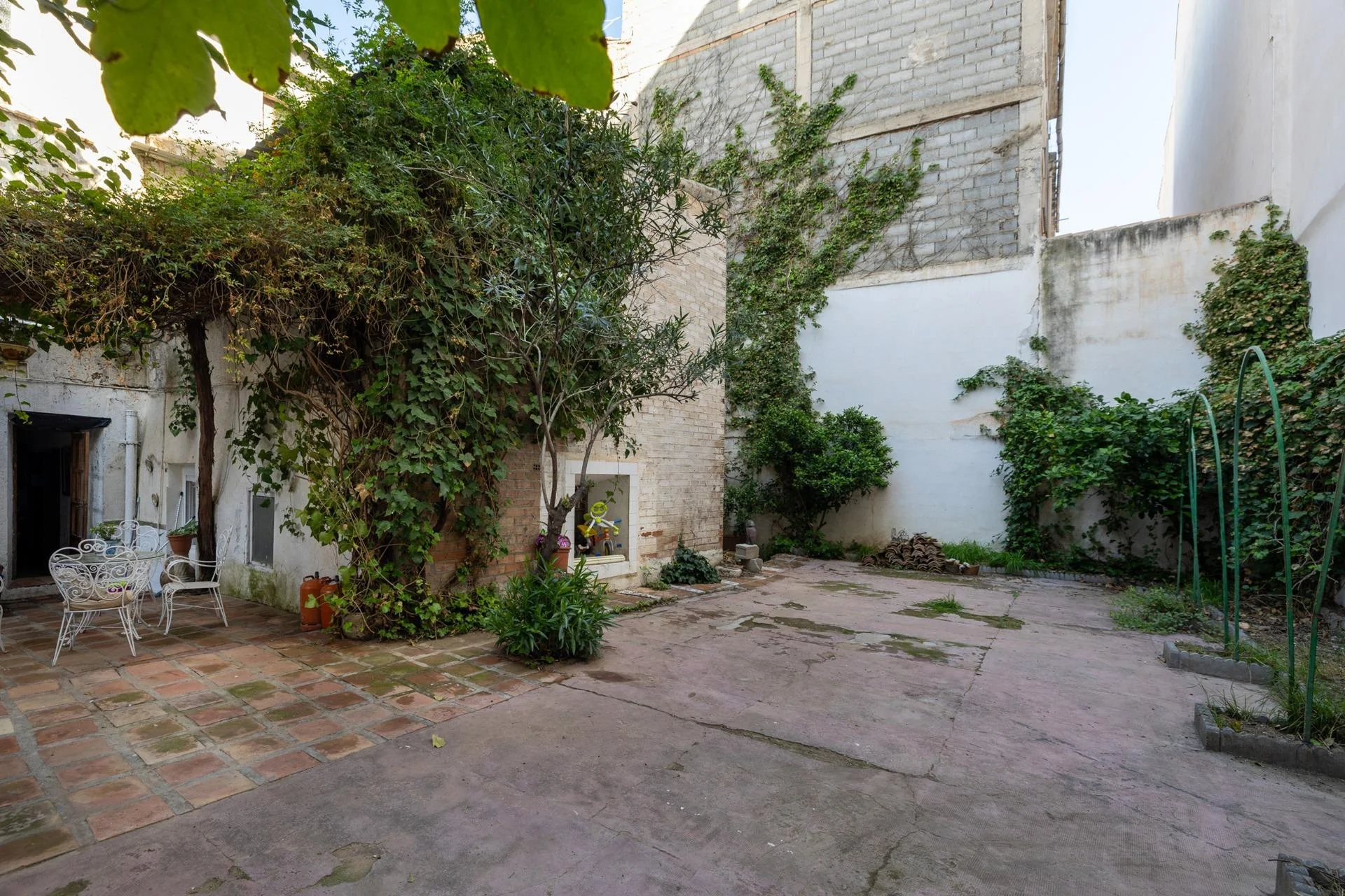 Central Alhendín chalet, 7-bedroom renovation