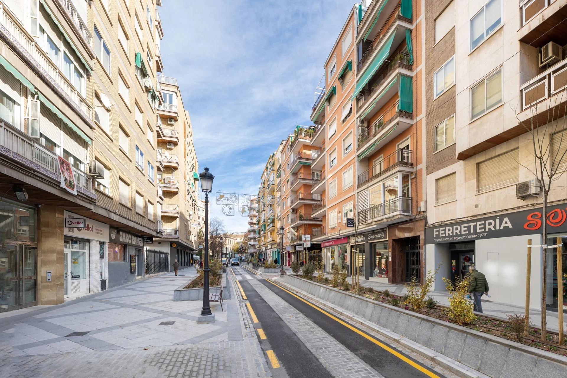 Spacious central Granada flat, five bedrooms