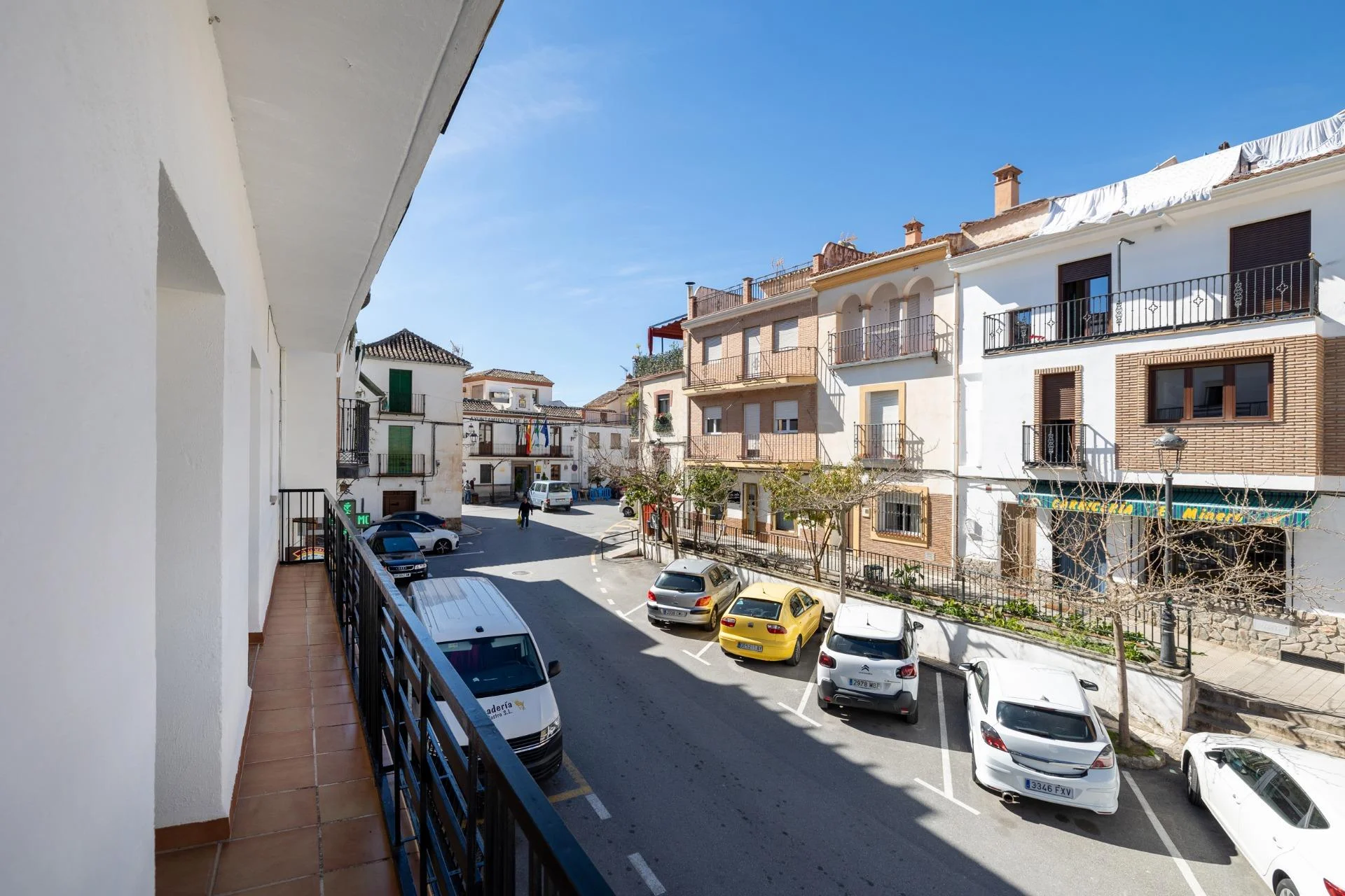 Bright Huétor Santillán flat, 2 bedrooms