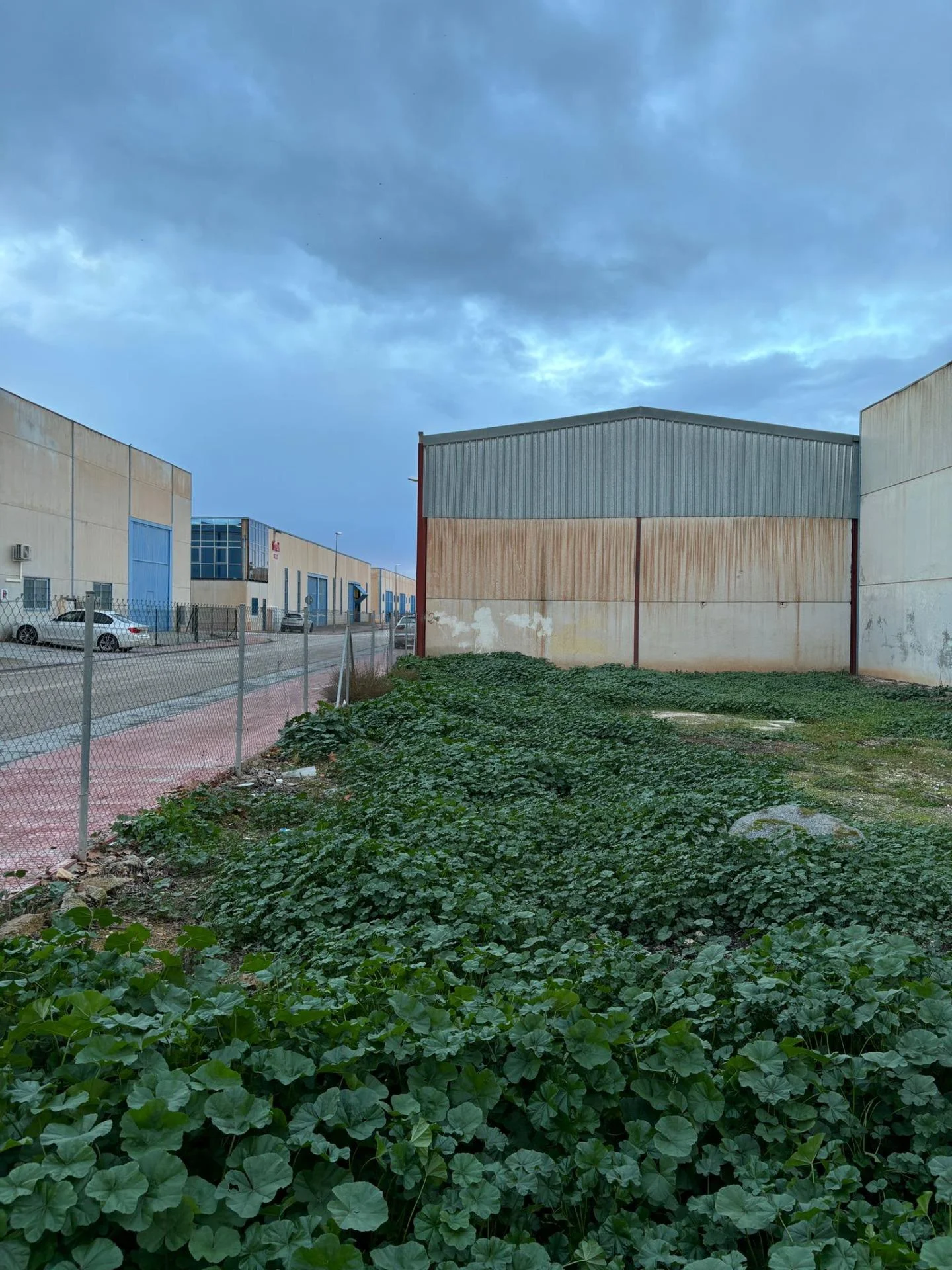 Industrial plot near airport, 334 m²