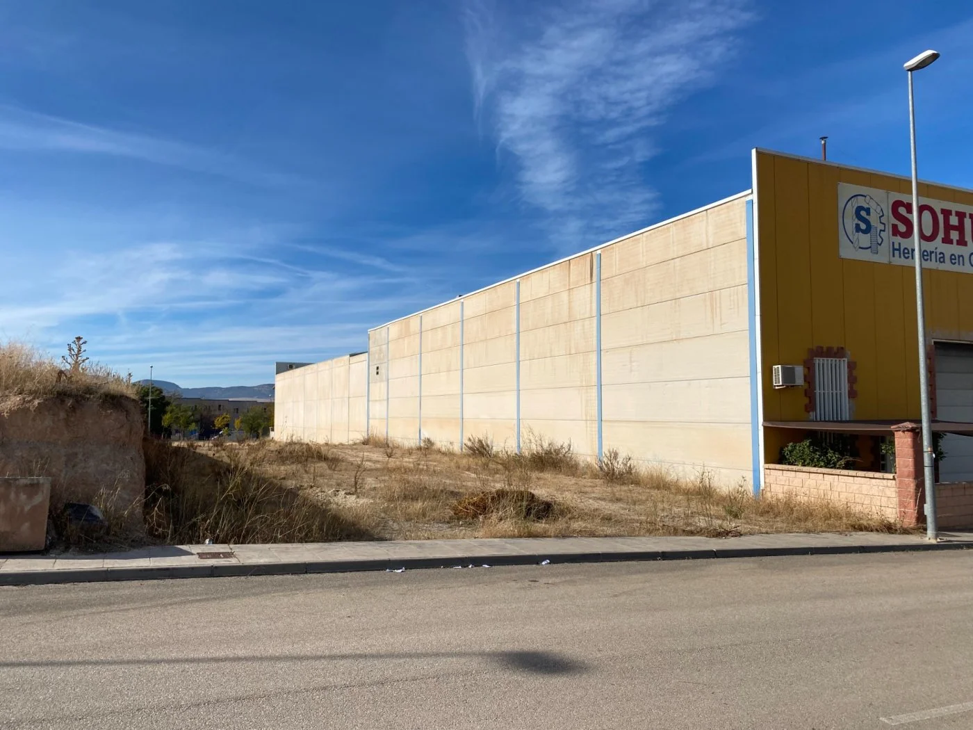 Industrial plot with motorway access