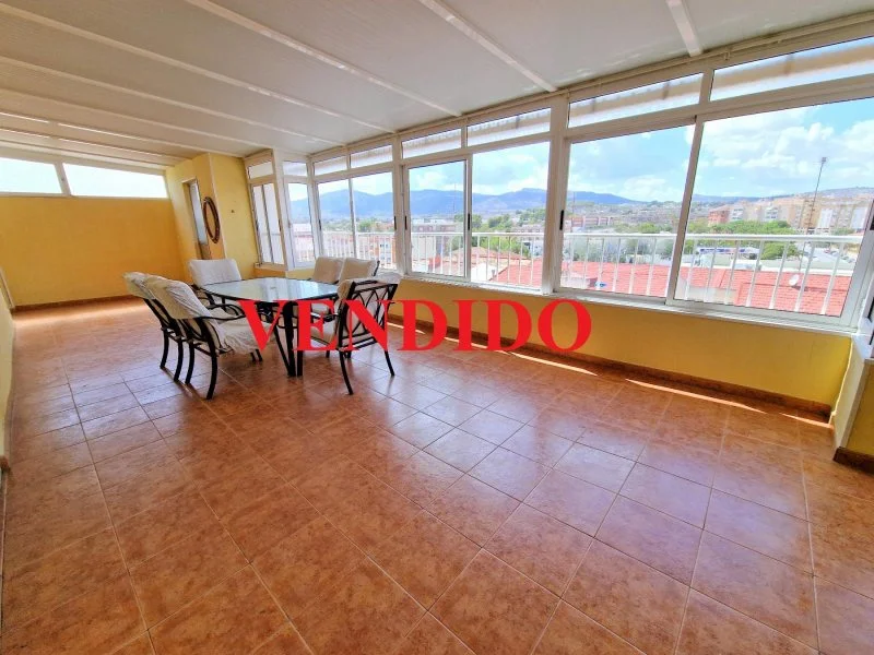 Bright Monóvar penthouse, 4 bedrooms