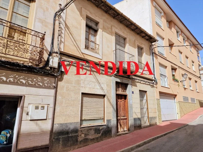 Renovation house in Monóvar, 4 bedrooms
