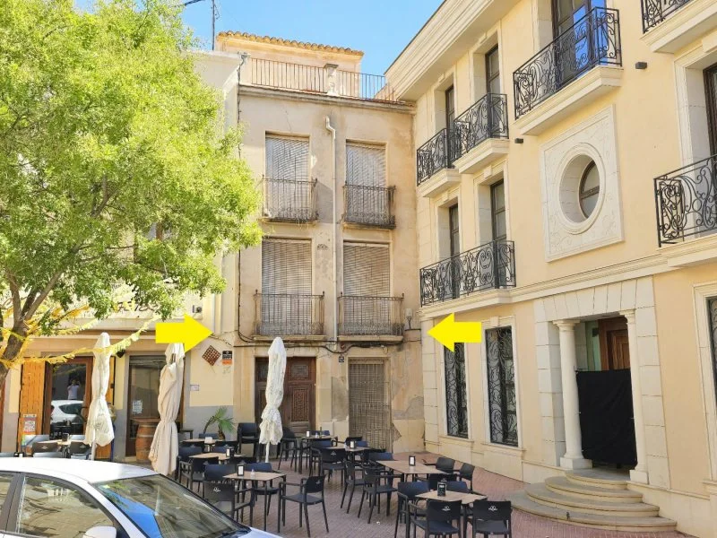 Monóvar centre building, 512 m², 13 bedrooms
