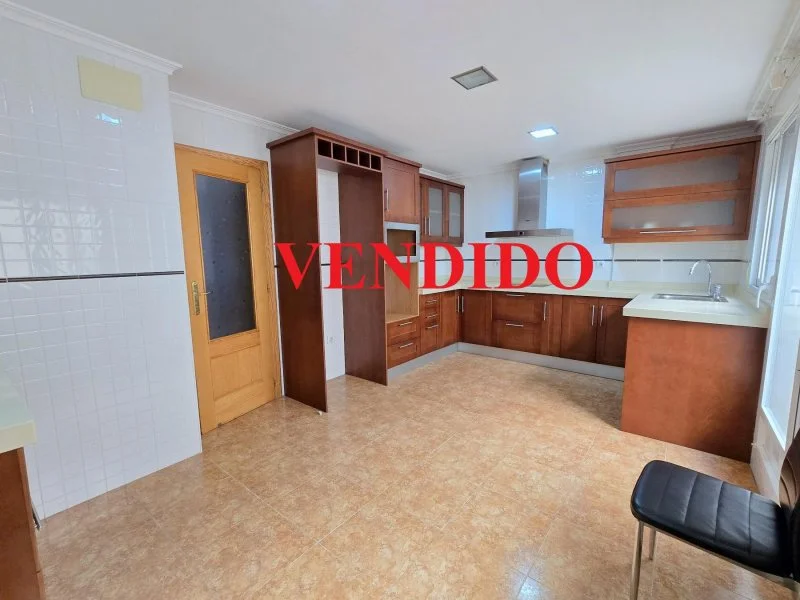 Spacious townhouse with patio, four bedrooms