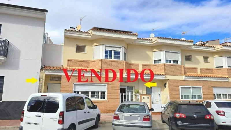 Modern townhouse with private pool