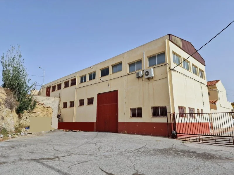 Urban industrial unit with expansion land