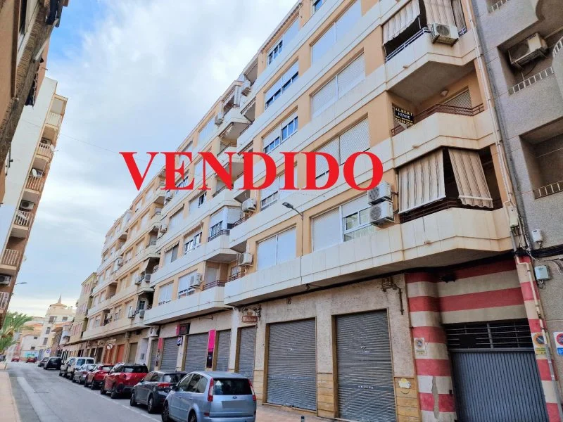 Spacious central flat, four bedrooms