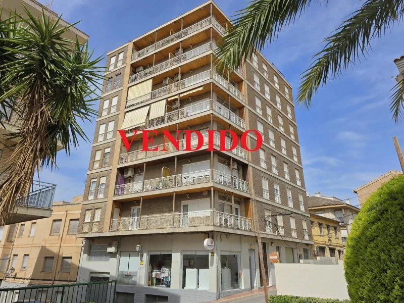 Bright three-bedroom flat with elevator