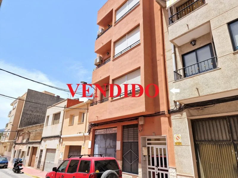 Large flat with garage in Monóvar