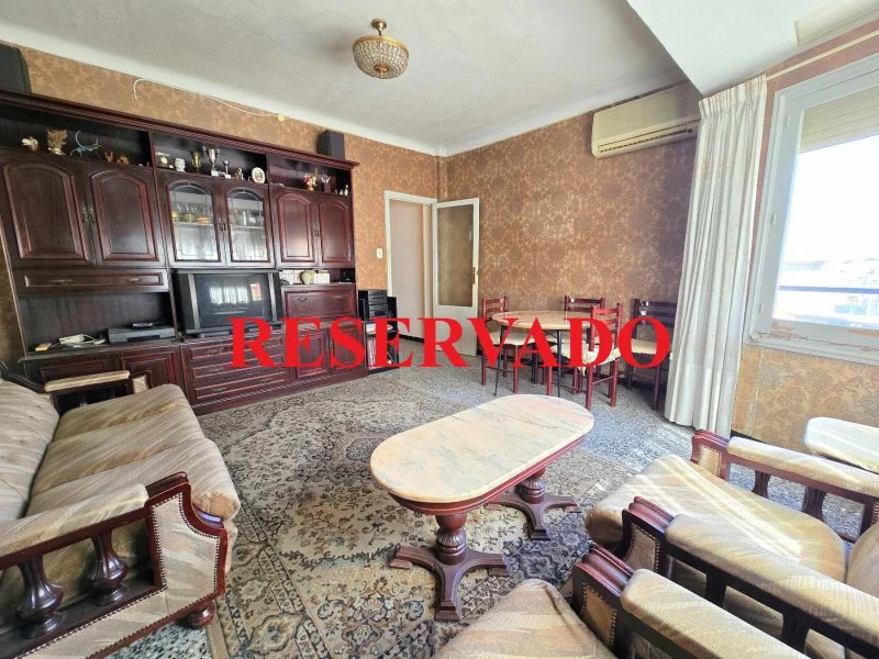 Spacious four-bedroom flat in Glorieta