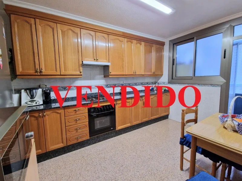 Move-in-ready Novelda flat, 3 bedrooms