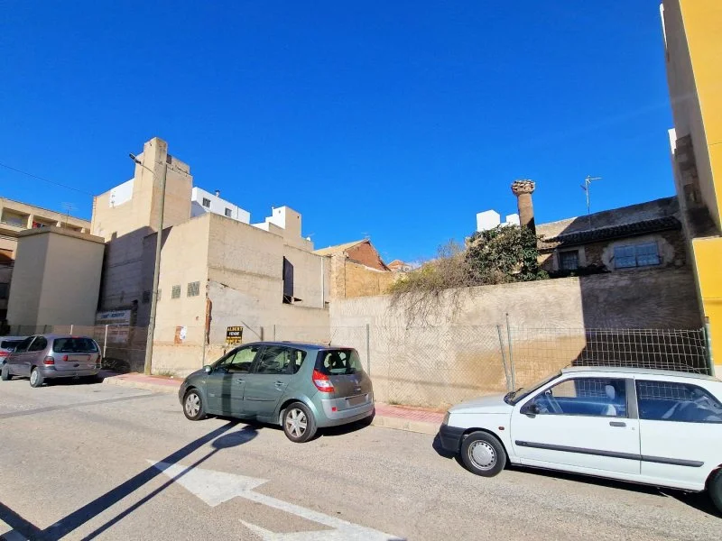 Urban plot with 40m frontage