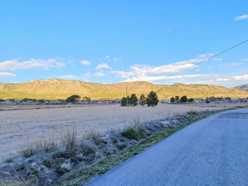 Salinas plot near town, 10,519 m²