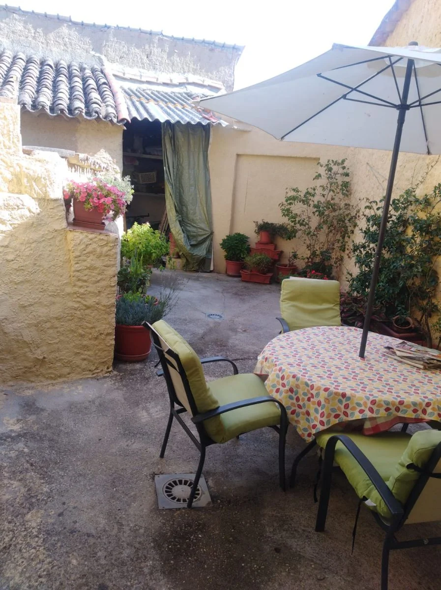 Casa de pueblo lista para entrar, cuatro habitaciones