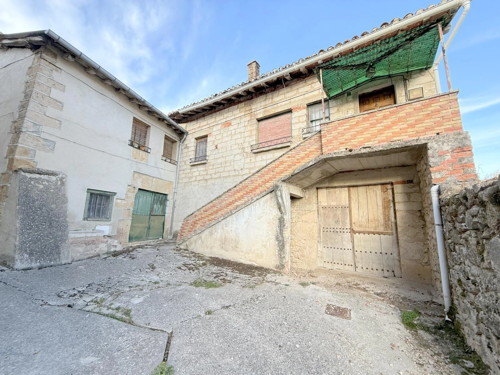 Reformable house with 660 m² garden