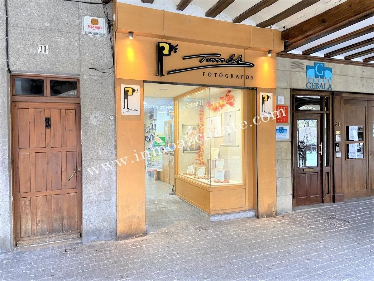 Local comercial en plaza céntrica de Estella