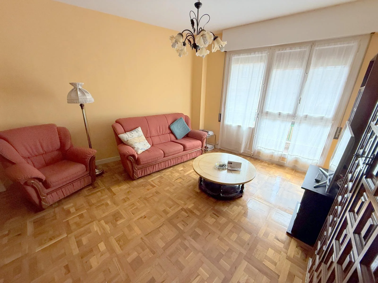 Central Estella flat with four bedrooms