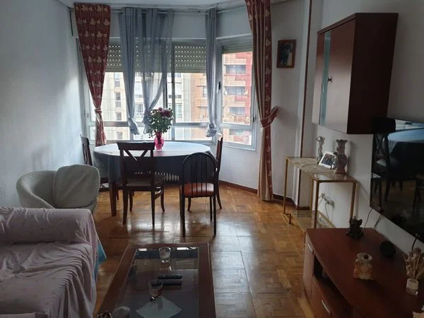 Central Logroño flat with five bedrooms