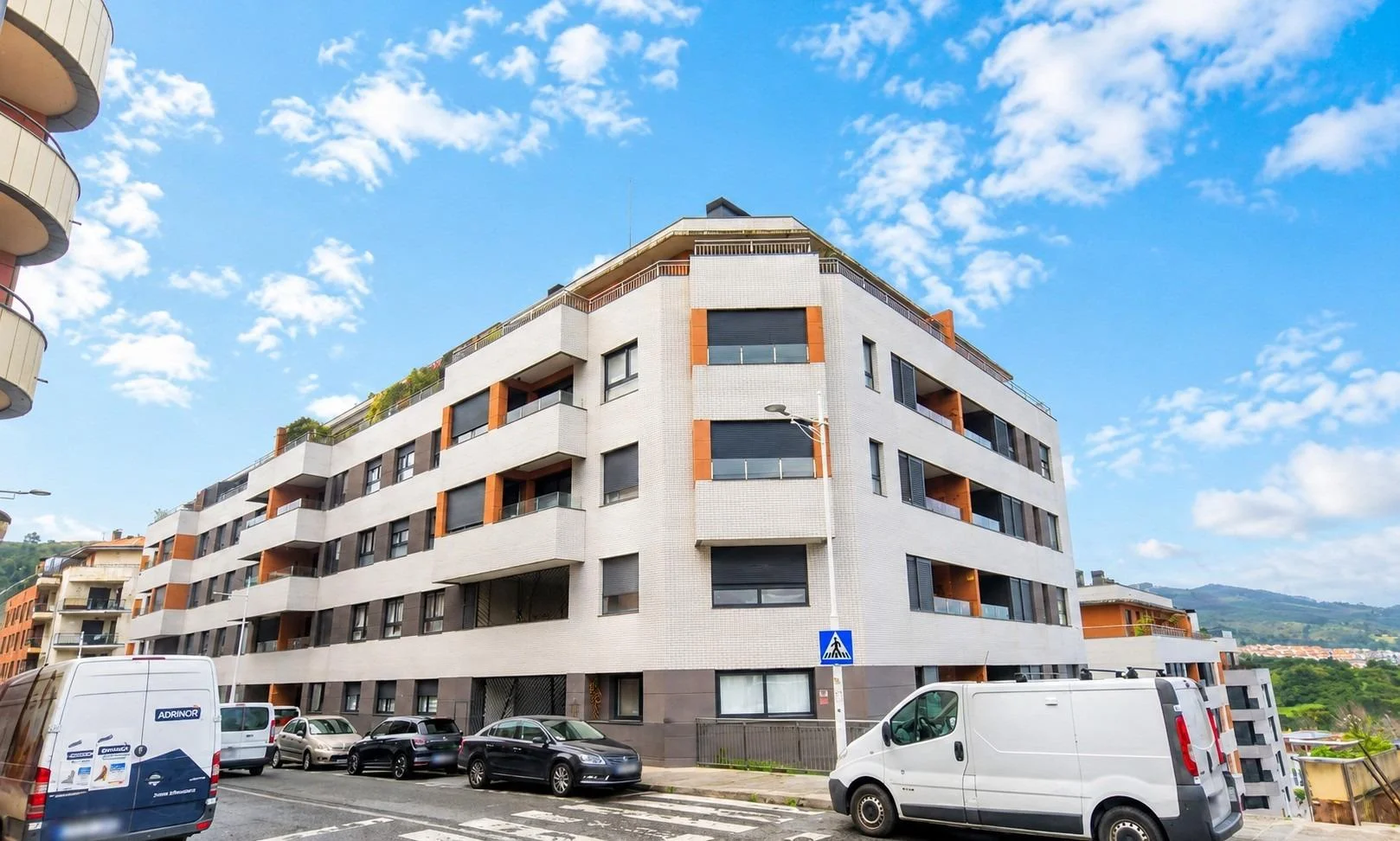 Three-bedroom flat near Cotolino beach