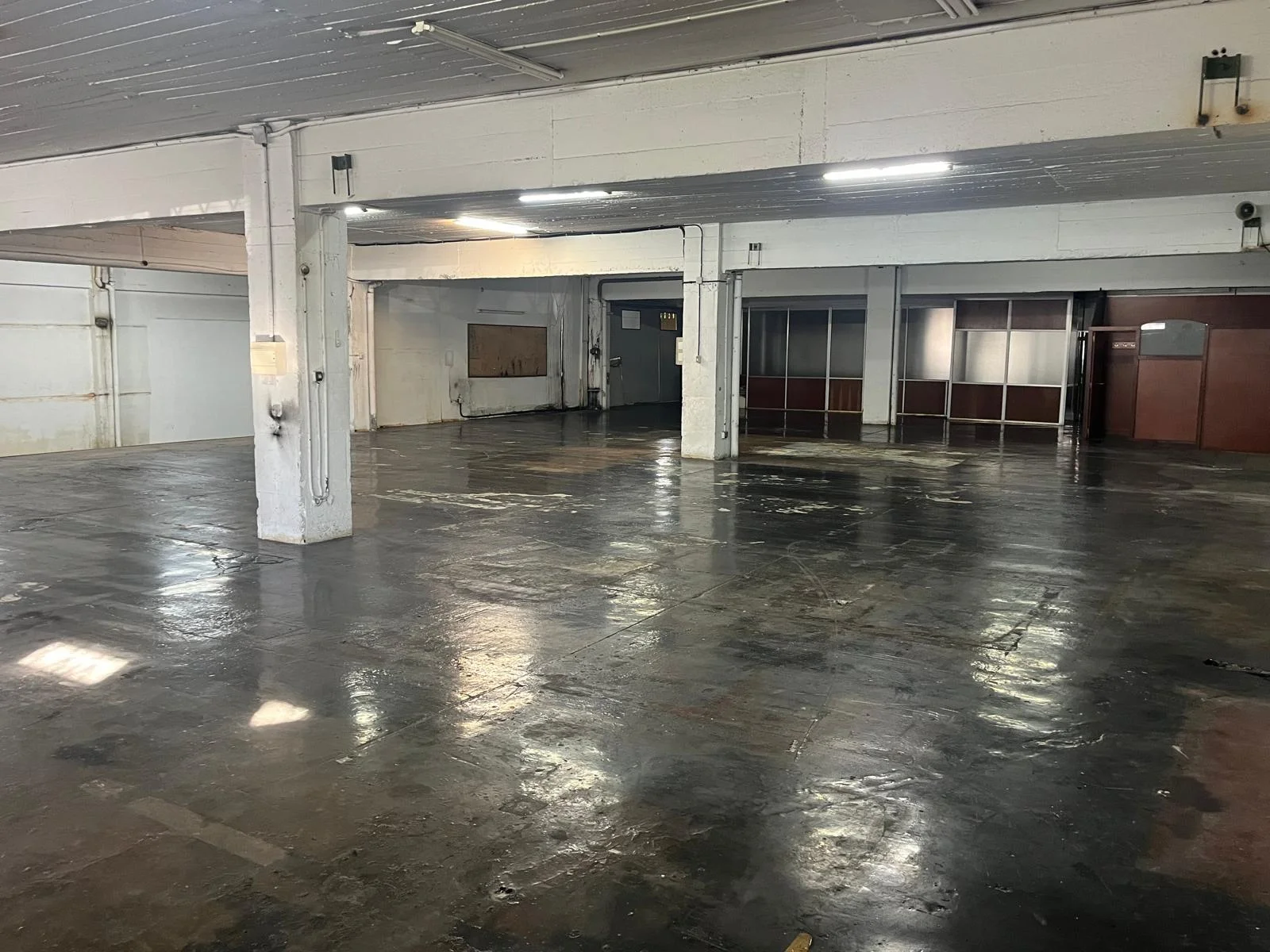Nave industrial en Irun, 872 m²