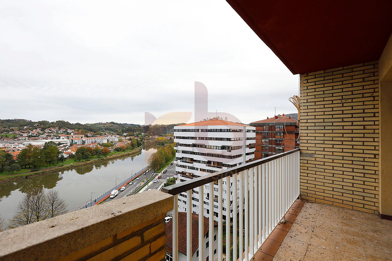 Piso exterior en Artia, tres dormitorios