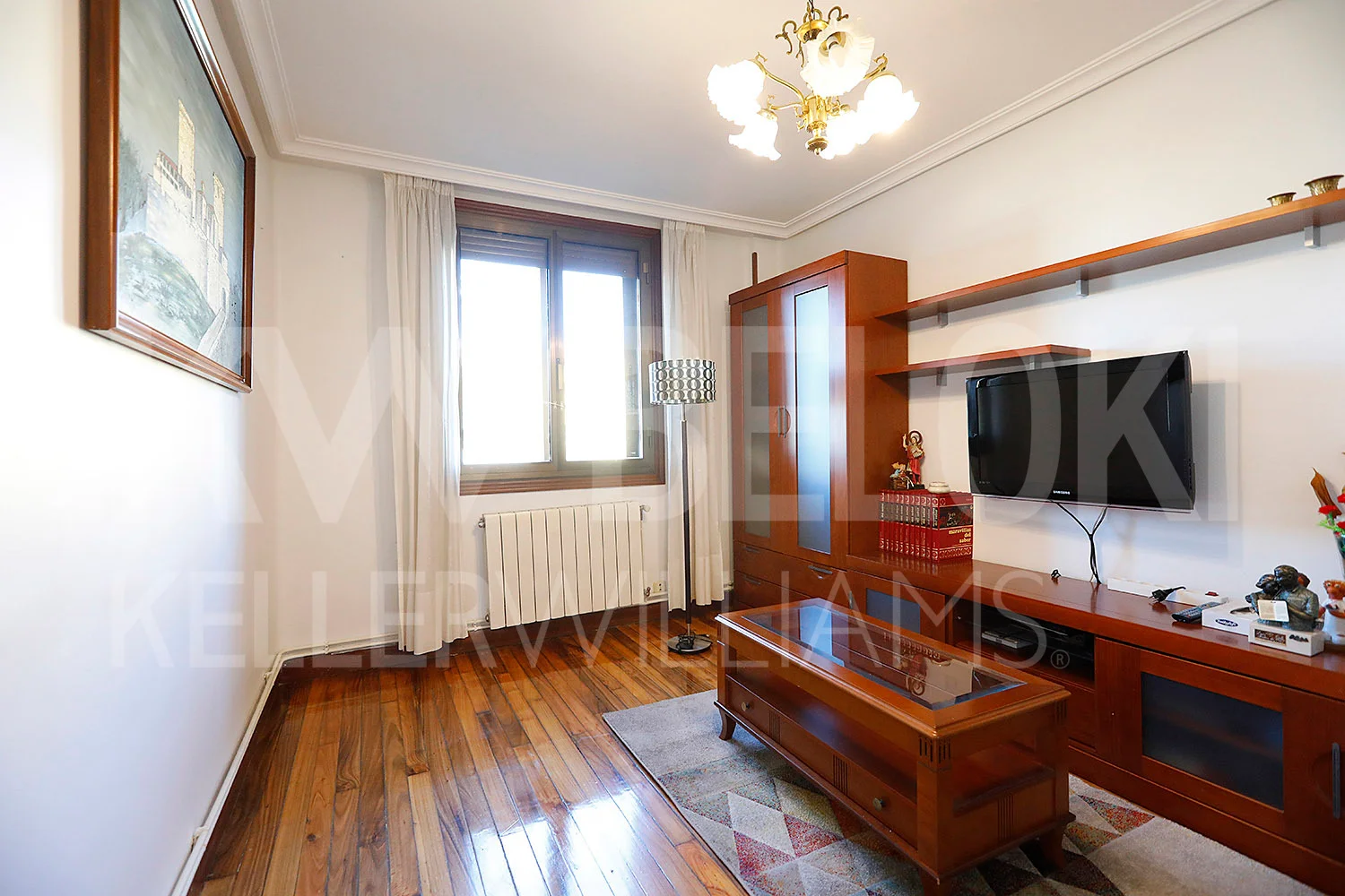Piso céntrico en Irún con tres habitaciones